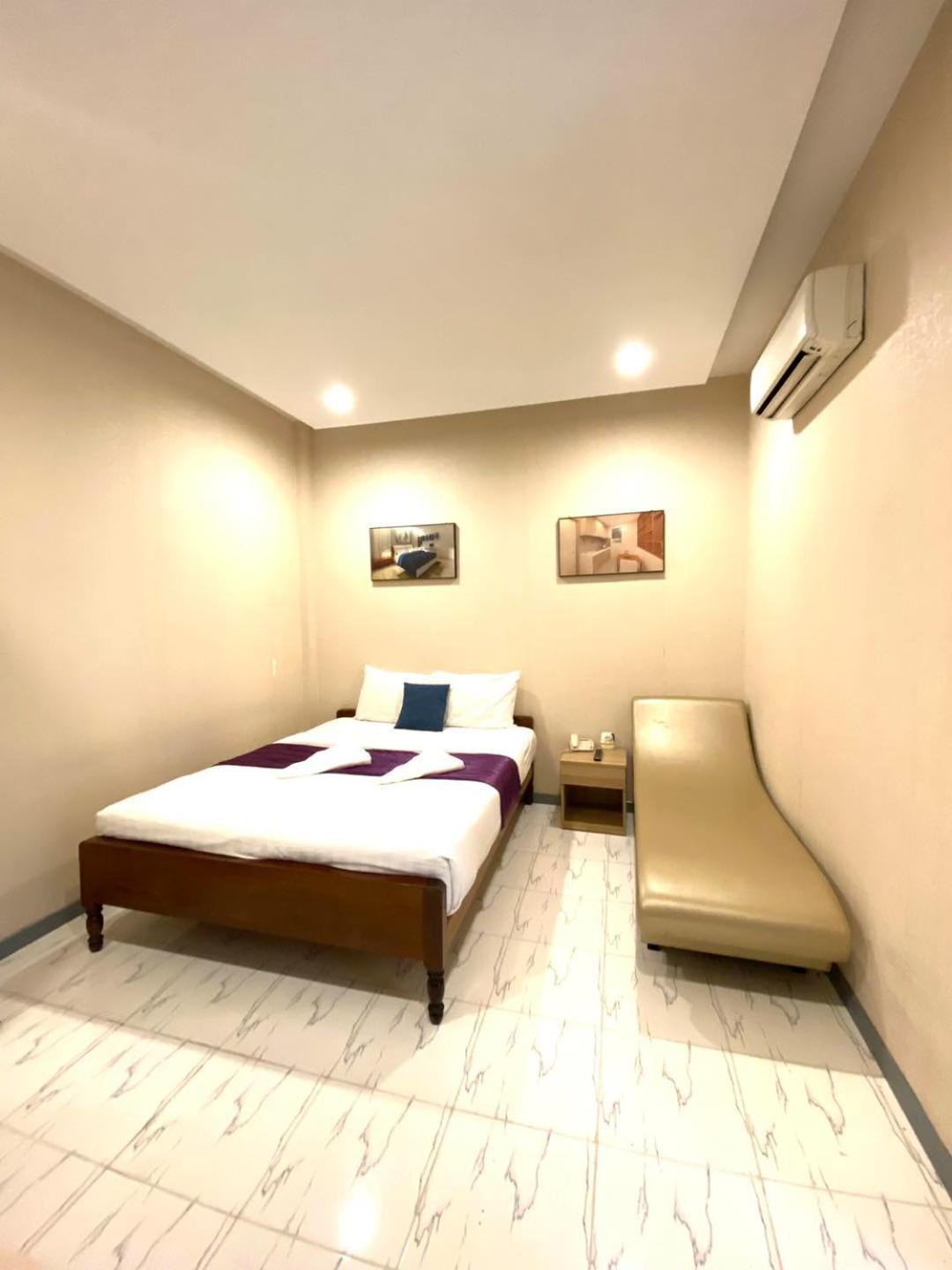White Residence Hotel & Apartment Phnom Penh Zewnętrze zdjęcie