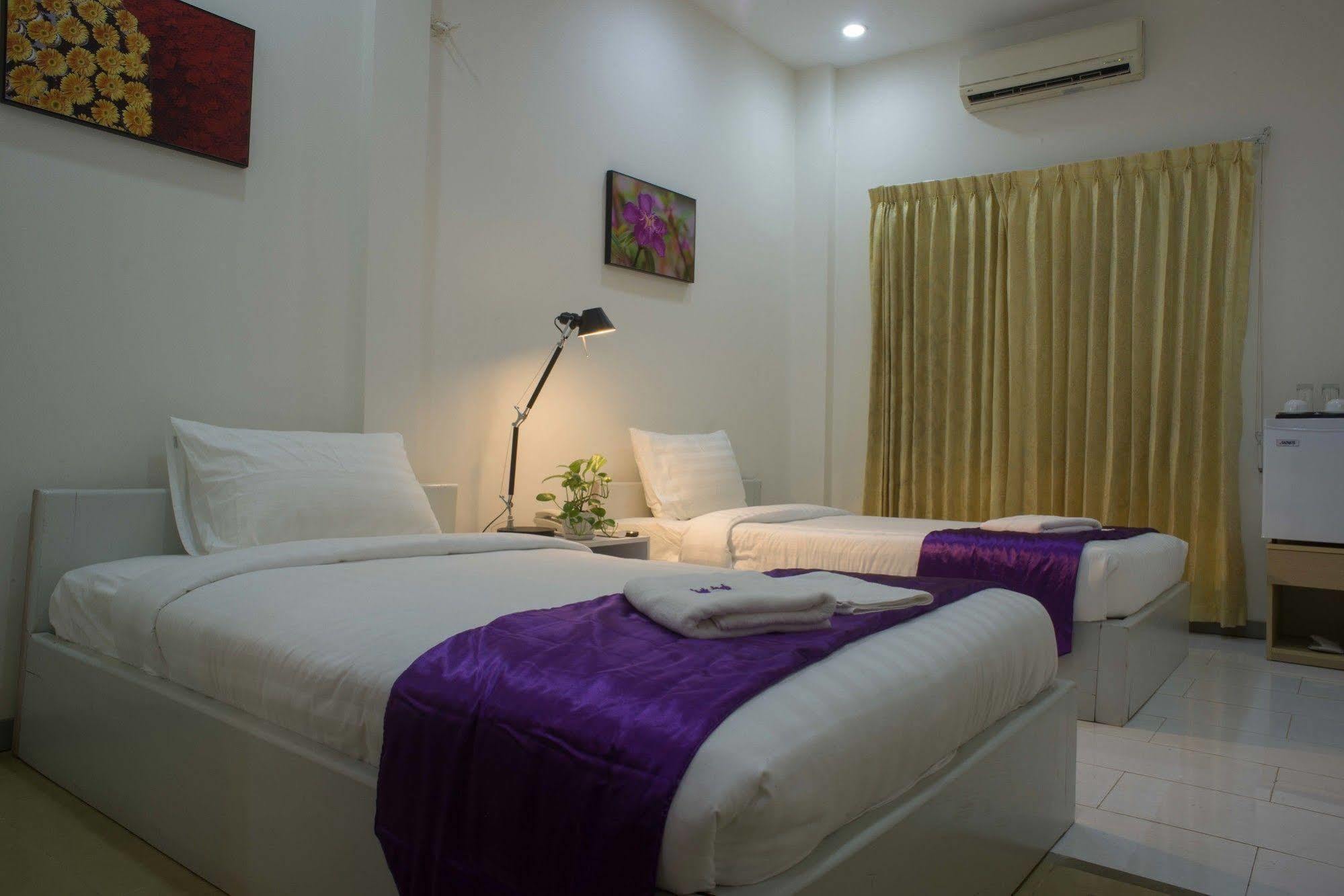 White Residence Hotel & Apartment Phnom Penh Zewnętrze zdjęcie