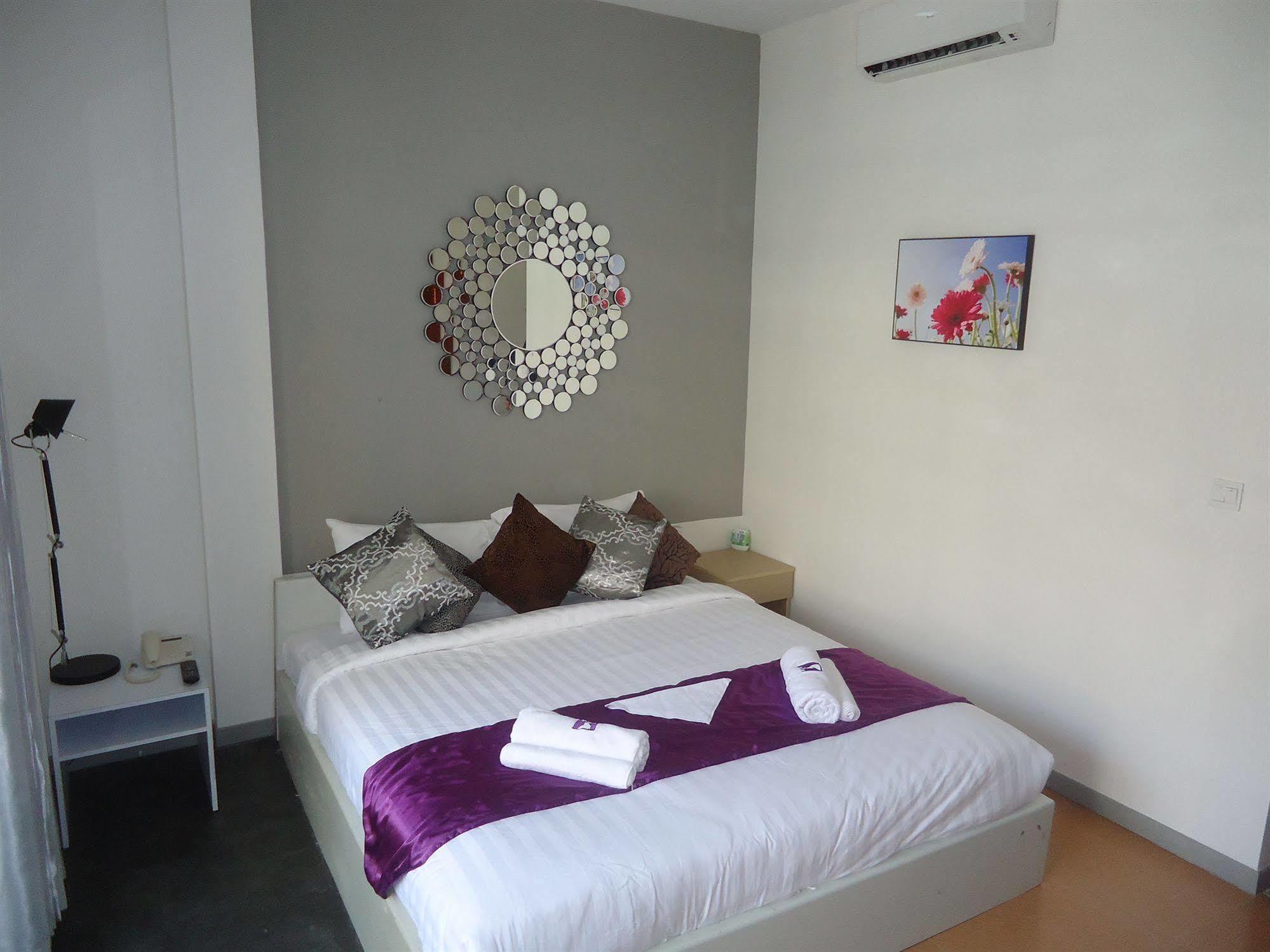 White Residence Hotel & Apartment Phnom Penh Zewnętrze zdjęcie